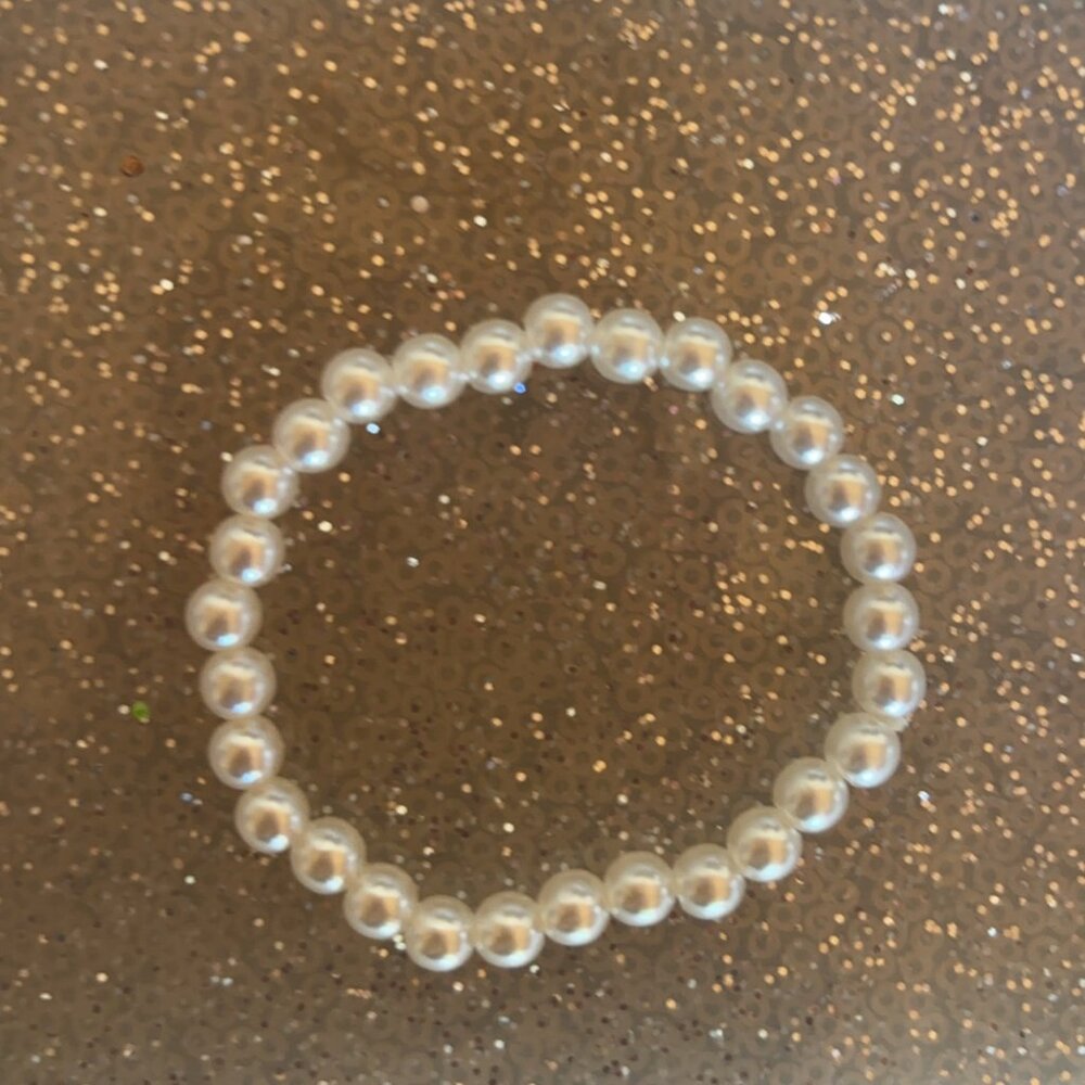 Single Pearl Bracelet
